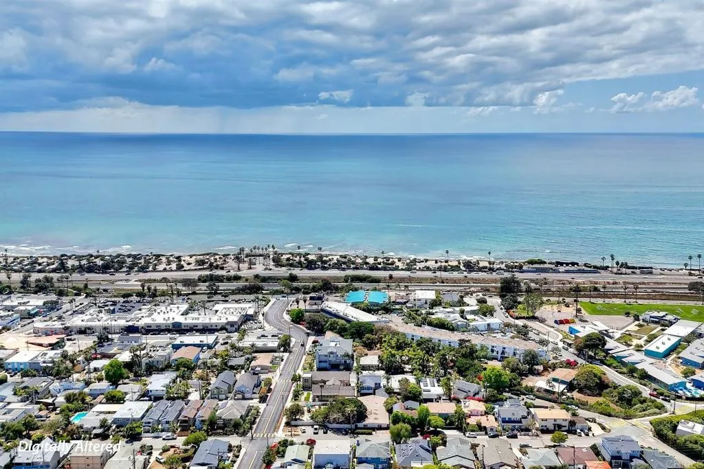 https://cdn.realtyfeed.com/cdn/127/306715464/c75cb53da4f89d4a950954d88ce508f7.webp