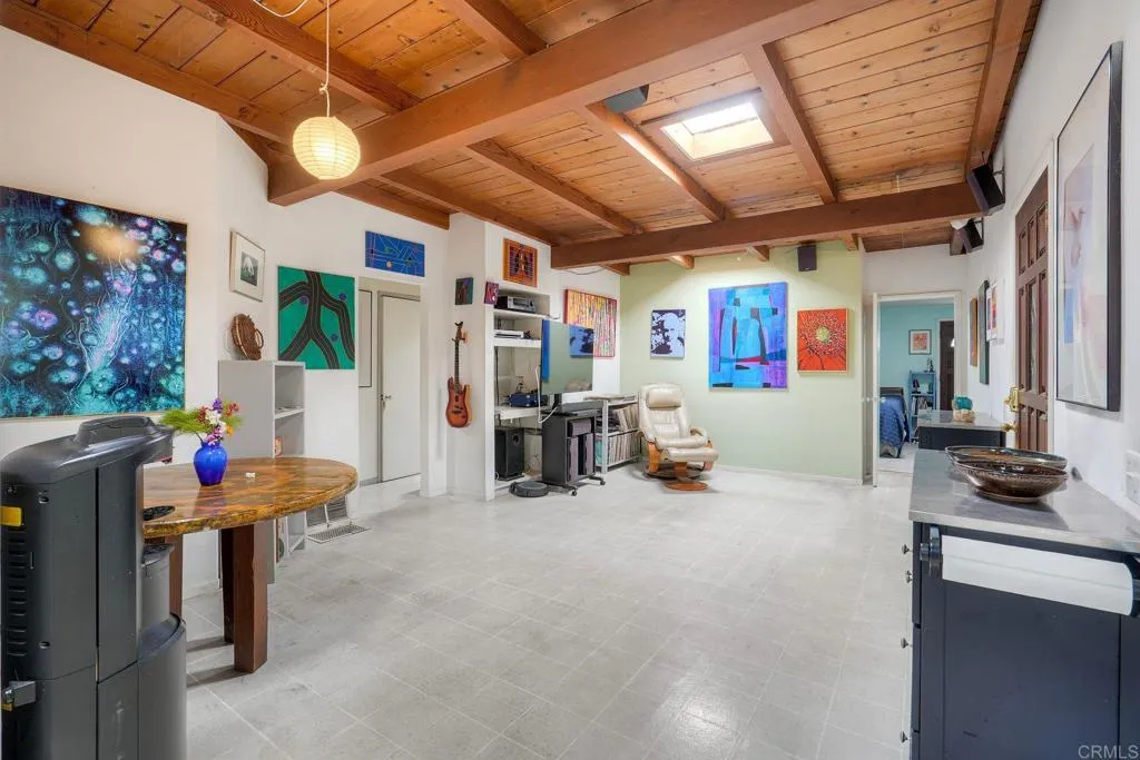 https://cdn.realtyfeed.com/cdn/127/306715464/e5efc35c7561e25f2ee0d1288f966b50.webp