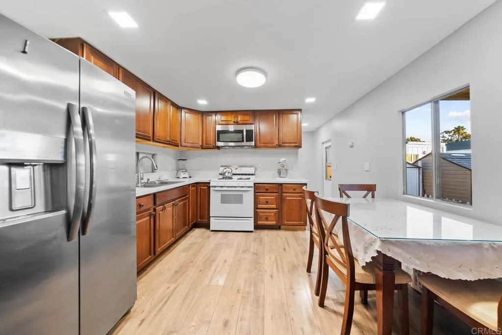 https://cdn.realtyfeed.com/cdn/127/306715555/0052cb8c49fd1953b81c74846af8974b.webp