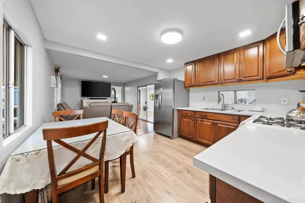 https://cdn.realtyfeed.com/cdn/127/306715555/0195a127c259557c474cd002df08e9c4.webp