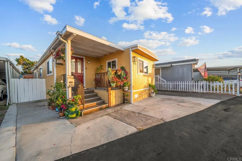 https://cdn.realtyfeed.com/cdn/127/306715555/f520e3f3fb7a120f323bde5f6f5413db.webp