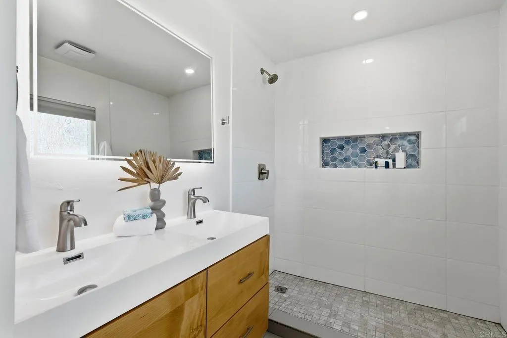 https://cdn.realtyfeed.com/cdn/127/306715615/def2367e78a02bd202eddf8945a737ad.webp