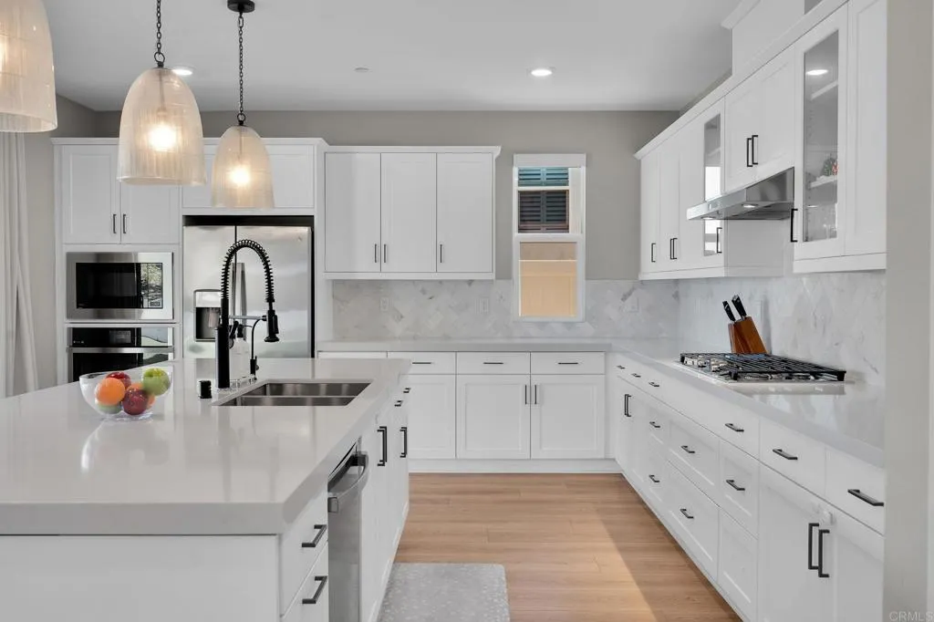 https://cdn.realtyfeed.com/cdn/127/306715618/3b8ca9819bd303cde0800102f094bd66.webp