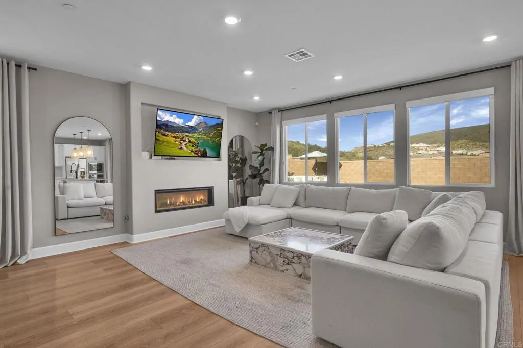 https://cdn.realtyfeed.com/cdn/127/306715618/4e55d02af7be4ab56d86597fd1331d81.webp