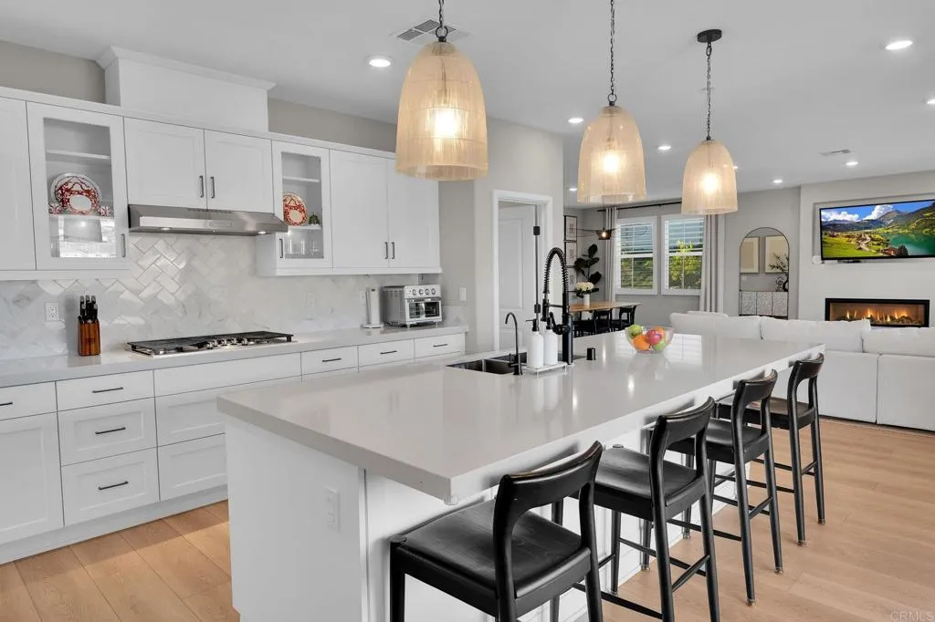 https://cdn.realtyfeed.com/cdn/127/306715618/50517bf6a248c67cc9daaf3708fd6608.webp