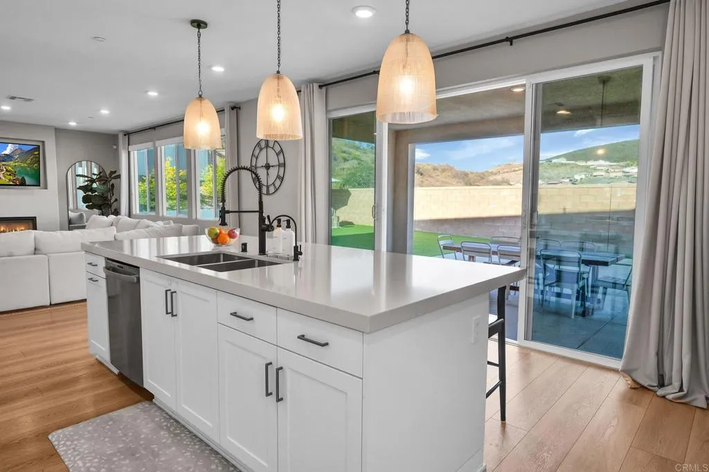 https://cdn.realtyfeed.com/cdn/127/306715618/5d772c5ab394d5a05da45e087f742e28.webp
