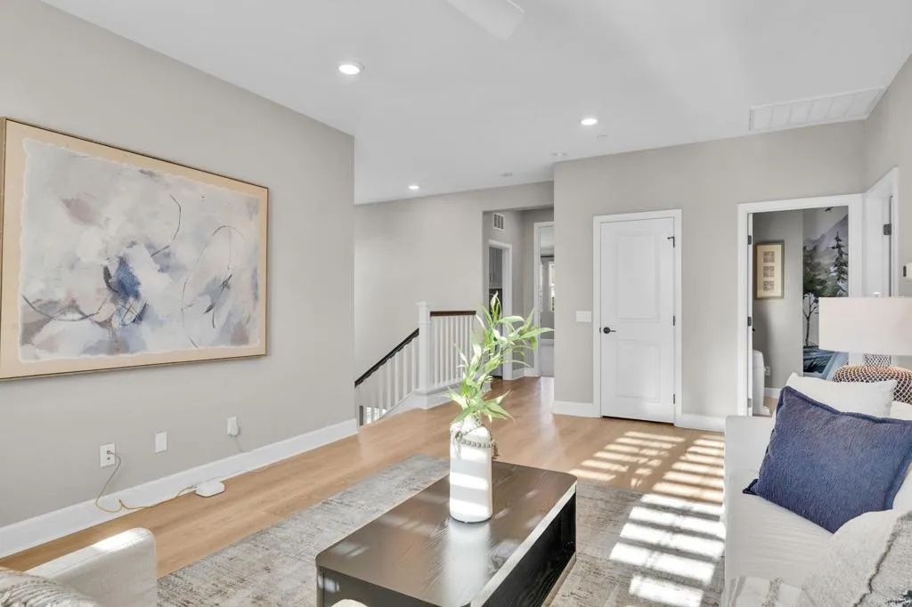 https://cdn.realtyfeed.com/cdn/127/306715618/80eab017ef8c2086c8b45b2fed61e336.webp