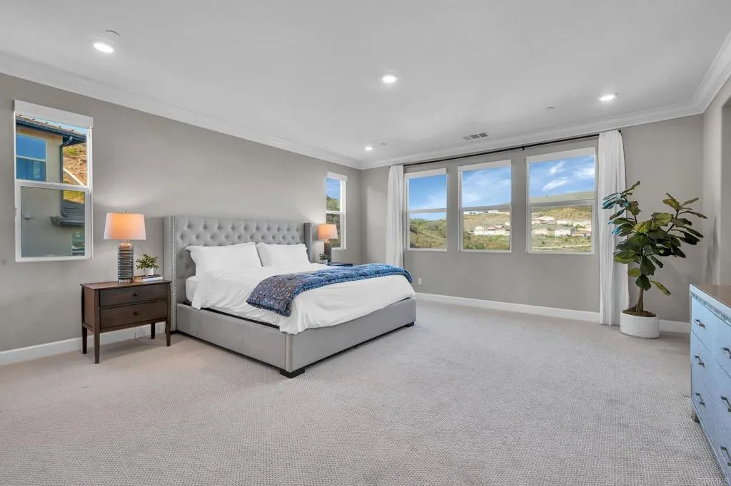 https://cdn.realtyfeed.com/cdn/127/306715618/84693a0f7da5f8dd6362b58784c770c1.webp