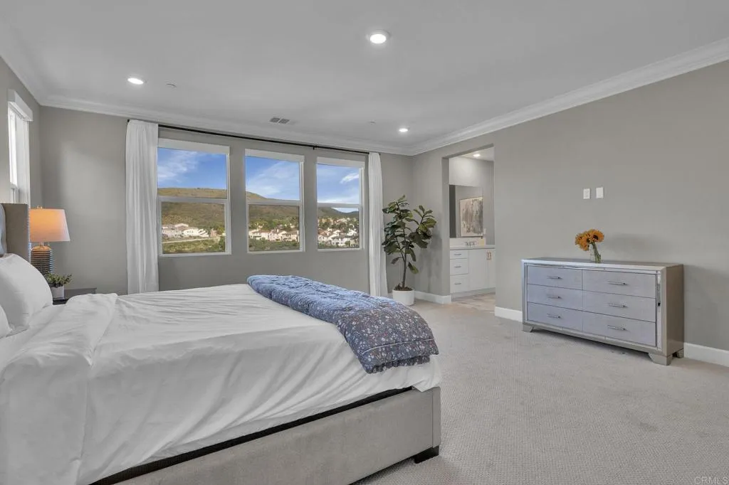 https://cdn.realtyfeed.com/cdn/127/306715618/88c4bfa309541b88cb7254ee12a17752.webp