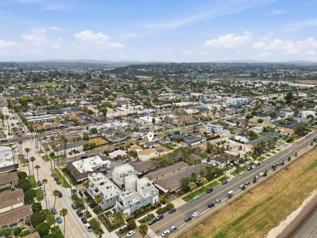 https://cdn.realtyfeed.com/cdn/127/306715633/2bc5111a866405442f82be09ca15e6c5.webp