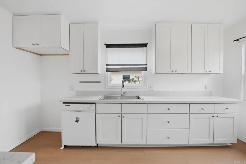 https://cdn.realtyfeed.com/cdn/127/306715633/ab3d71e4118e8893dcc867f594fb04c4.webp