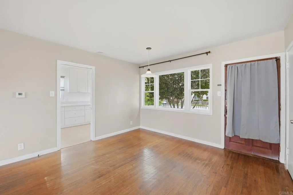 https://cdn.realtyfeed.com/cdn/127/306715633/c3dfa89b8f657f33fc914ddc1ceae4e7.webp