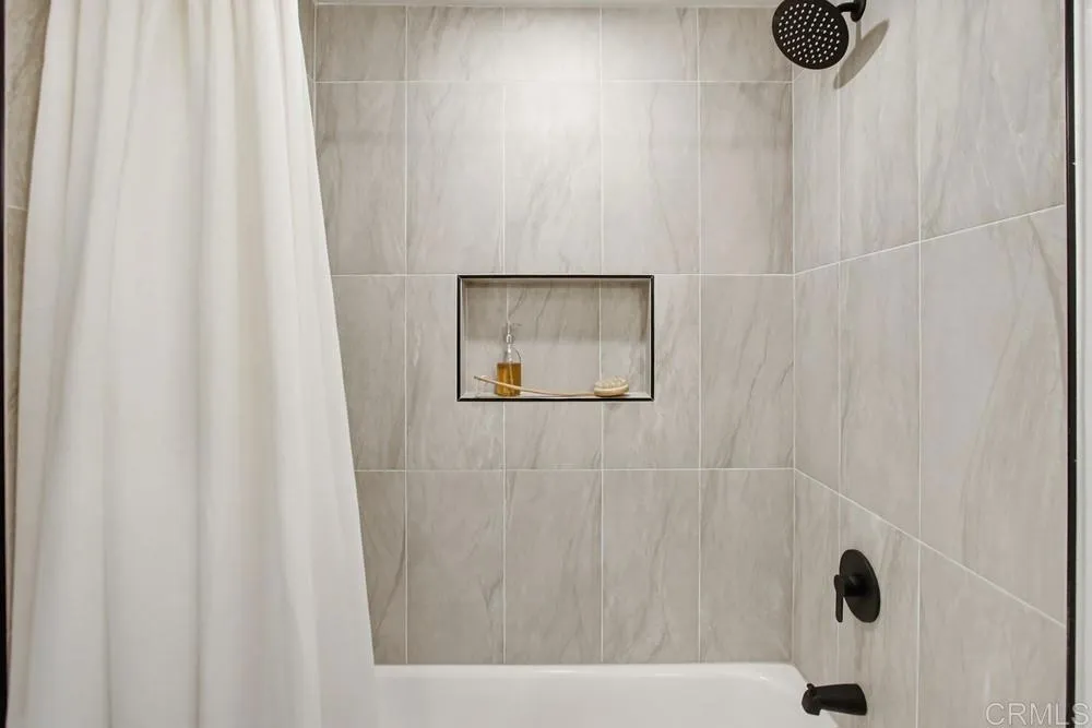 https://cdn.realtyfeed.com/cdn/127/306715651/97c1e501cc4328915bdbcaa94b40ba74.webp