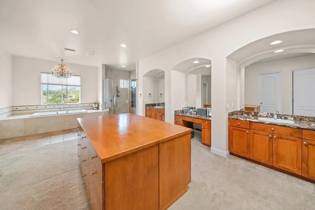 https://cdn.realtyfeed.com/cdn/127/306715691/aec5420fdcb6906f8fd88d124092d5c3.webp
