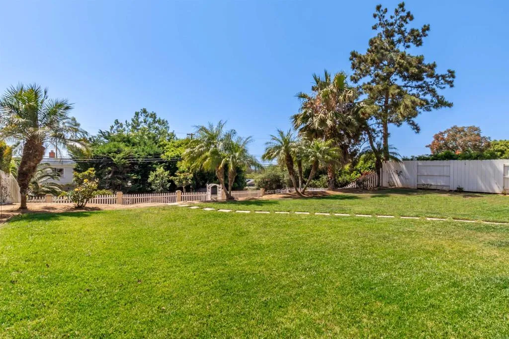https://cdn.realtyfeed.com/cdn/127/306715691/b88ff62fb24ea8dc5dad7647f11801d0.webp