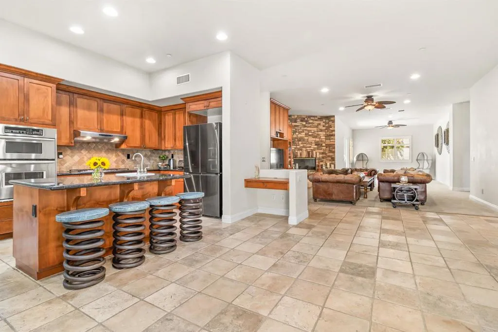 https://cdn.realtyfeed.com/cdn/127/306715691/dbfe9030269213628d77f7c54363ee27.webp