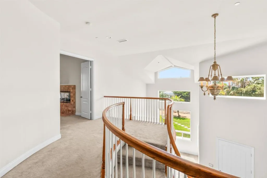 https://cdn.realtyfeed.com/cdn/127/306715691/f47f8f8d4b943f3ffd0a05daa193a134.webp