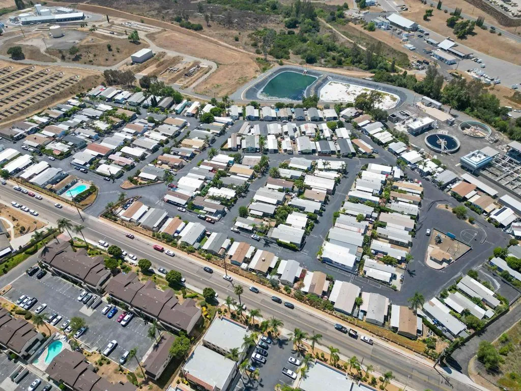 https://cdn.realtyfeed.com/cdn/127/306715720/17c047366e8da743f13dc9c7a8f55d43.webp
