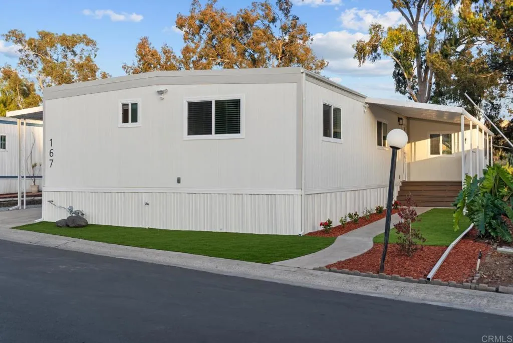 https://cdn.realtyfeed.com/cdn/127/306715721/9be66c714e0d8b68d5b67177e816cdb7.webp