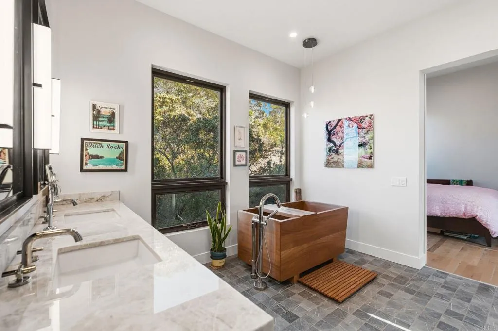 https://cdn.realtyfeed.com/cdn/127/306715737/181d01c15f3fe7dc2537cc29fefa0503.webp