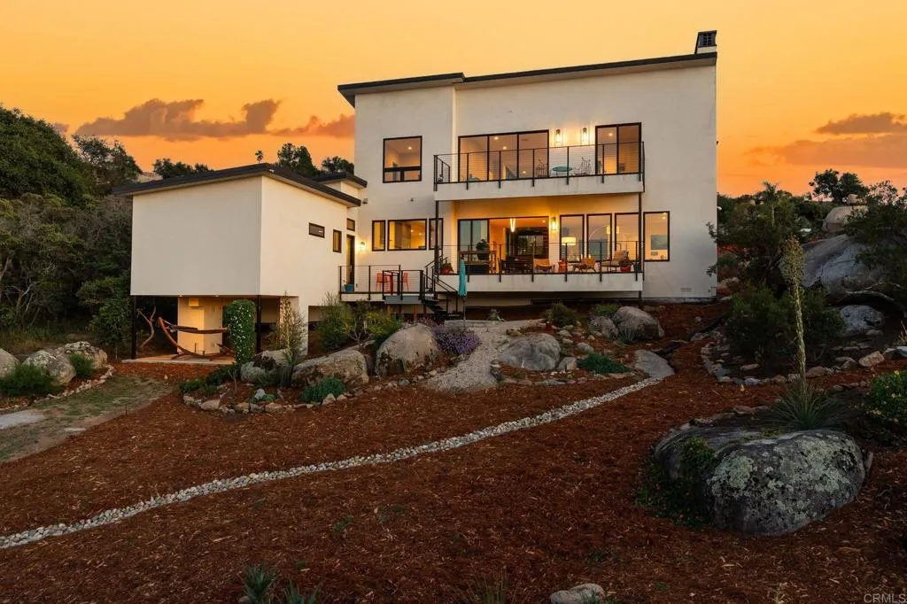 https://cdn.realtyfeed.com/cdn/127/306715737/2f16c24c29efebeb1daf2c945758c288.webp