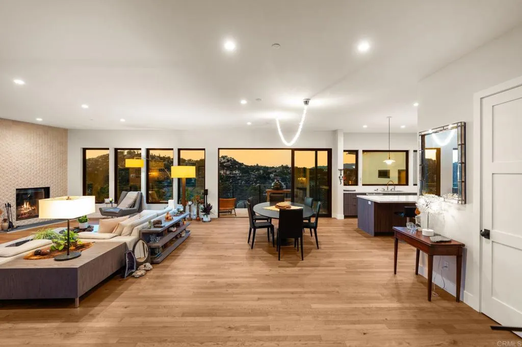 https://cdn.realtyfeed.com/cdn/127/306715737/3ae2fdd5e34e04fffd3599bd5405a7a0.webp