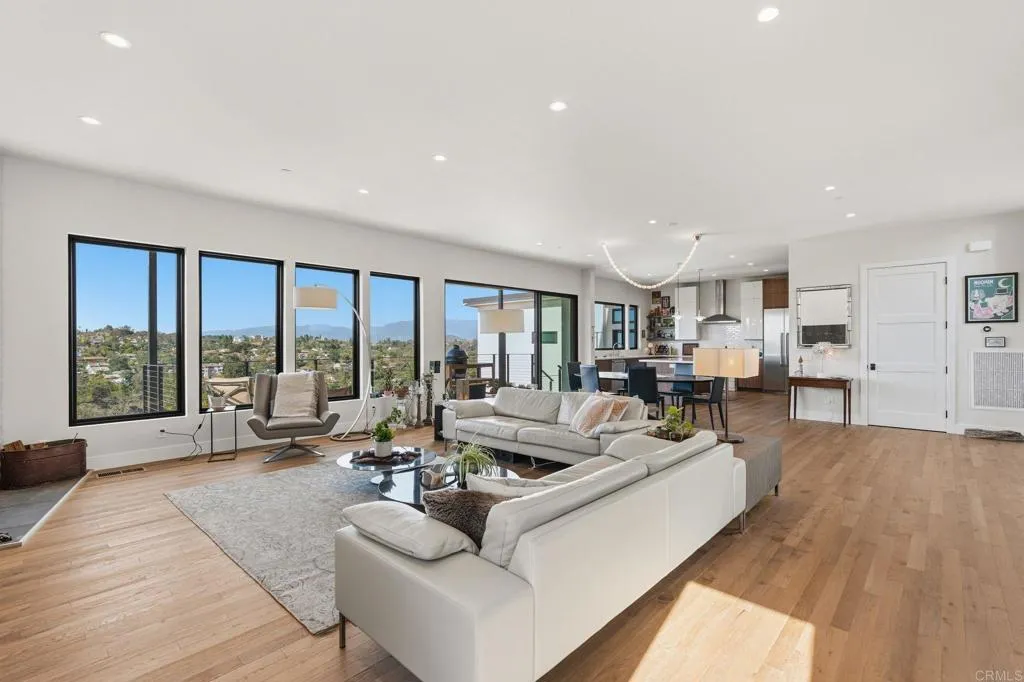 https://cdn.realtyfeed.com/cdn/127/306715737/3c312ece9bd7d14df00ee7c3a04cfc24.webp