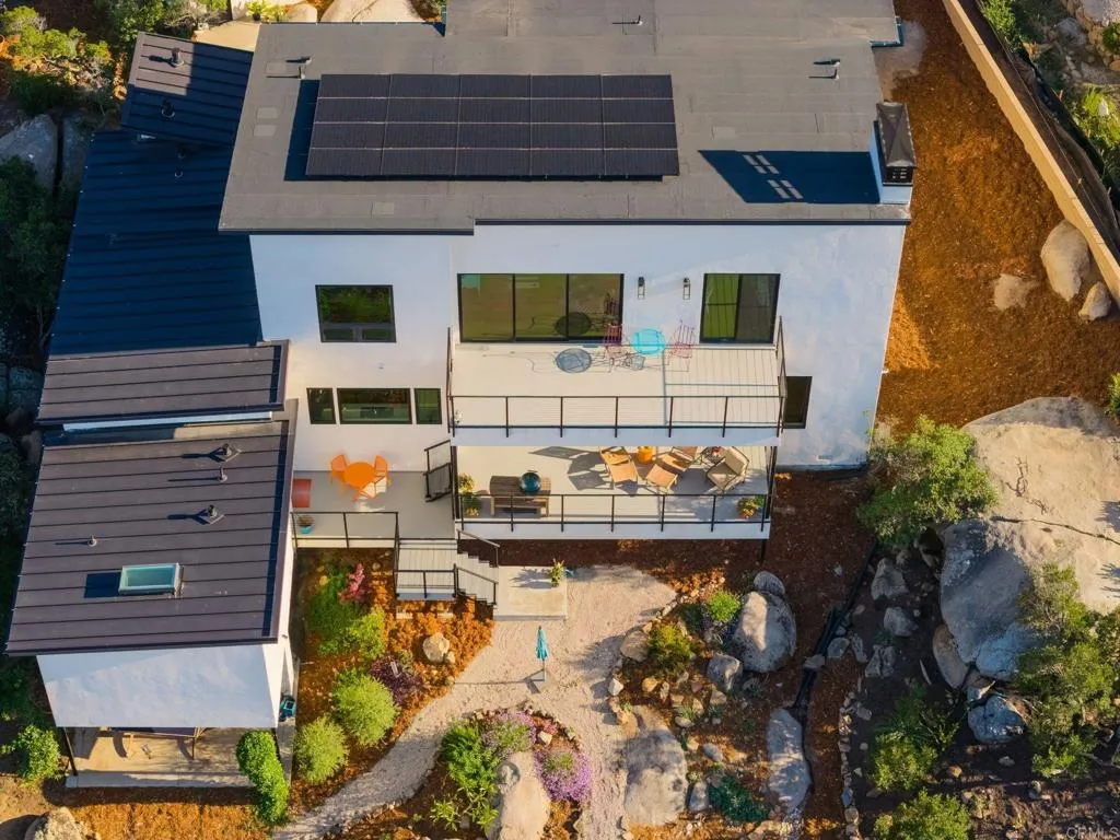 https://cdn.realtyfeed.com/cdn/127/306715737/3fbbf6b827d84e105ead232ad7930510.webp