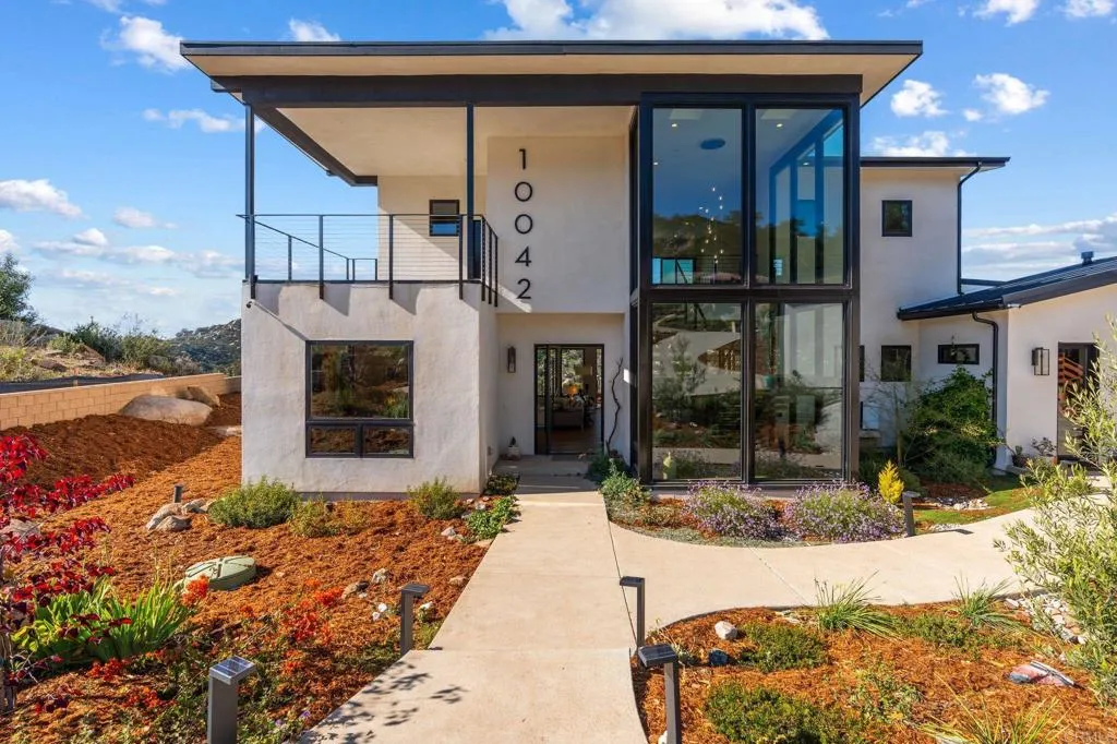 https://cdn.realtyfeed.com/cdn/127/306715737/6c23e09e67ac3977d1ceba371613f335.webp