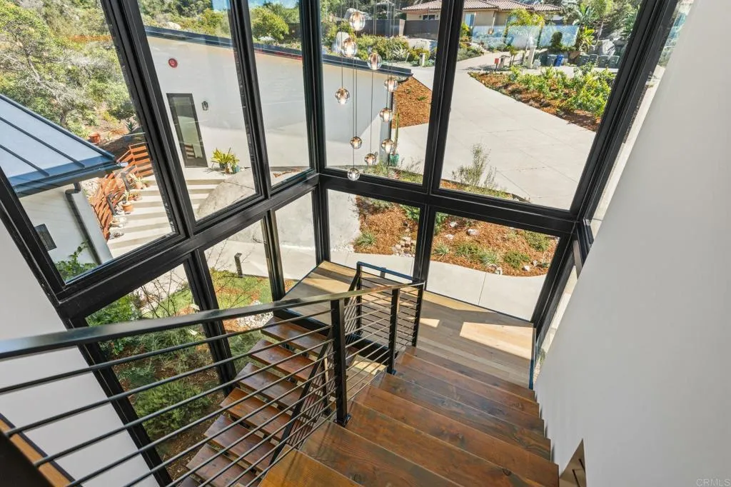 https://cdn.realtyfeed.com/cdn/127/306715737/abf8483a76389efc19136f13f66adaee.webp