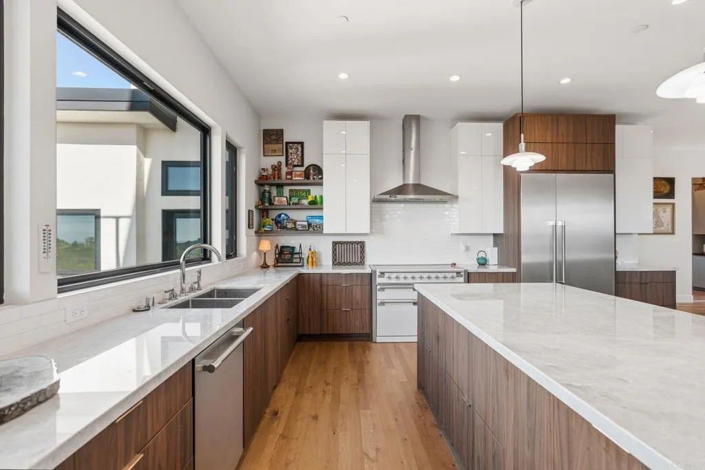 https://cdn.realtyfeed.com/cdn/127/306715737/bb313384e8568a487381d45a14579076.webp