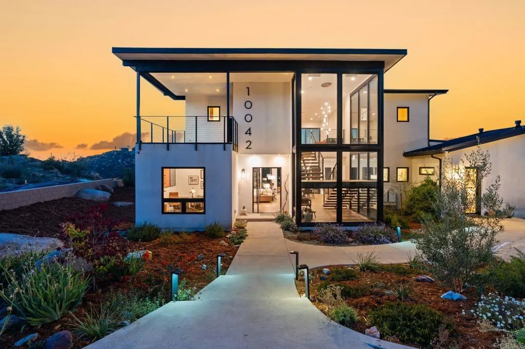https://cdn.realtyfeed.com/cdn/127/306715737/cb382cb628aeaeb2a9085a23bbc13f5e.webp