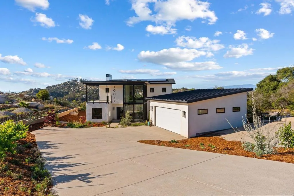 https://cdn.realtyfeed.com/cdn/127/306715737/ce0443e089a95a465b22d38db577e64d.webp