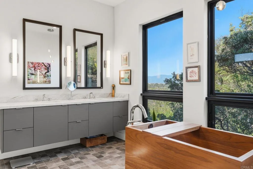 https://cdn.realtyfeed.com/cdn/127/306715737/f4efaf4528122b82b03388acd13200b5.webp