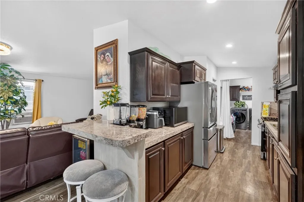 https://cdn.realtyfeed.com/cdn/127/306715870/1b3b5709cbfe5016d0b280330e819420.webp