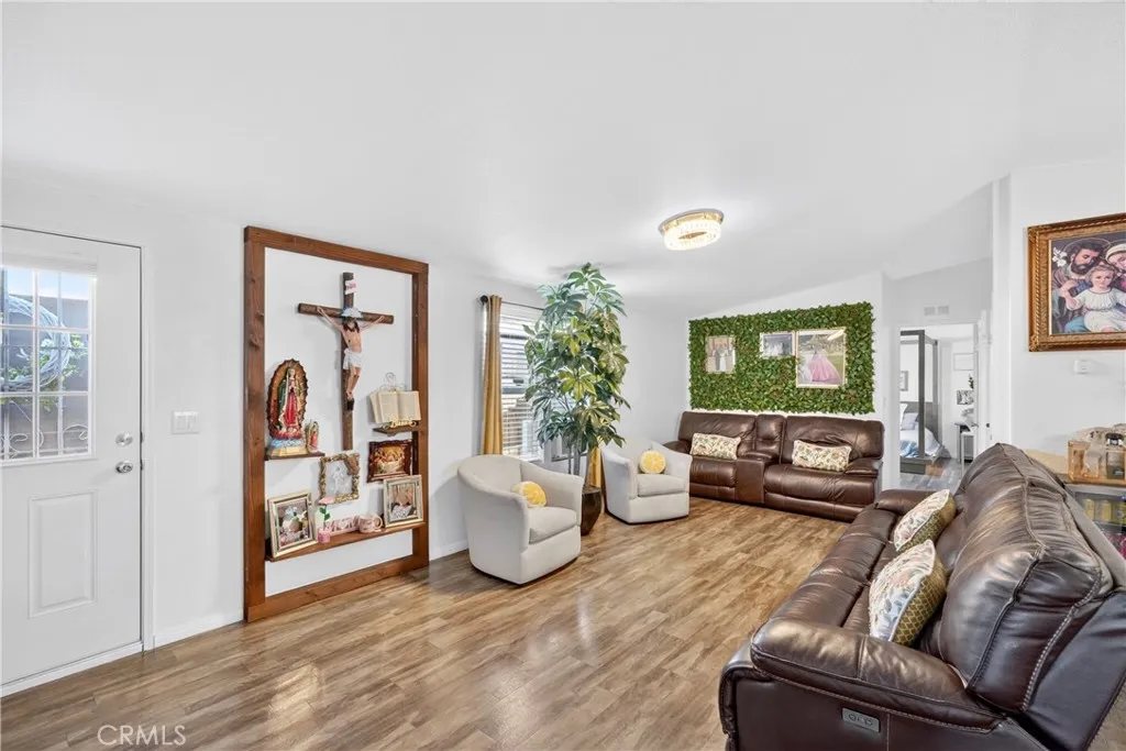 https://cdn.realtyfeed.com/cdn/127/306715870/afc7067d1cba6ab4e6b1227df4562f38.webp