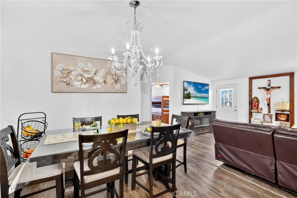 https://cdn.realtyfeed.com/cdn/127/306715870/e6bc5090d894b82439bdf0f71f05e361.webp