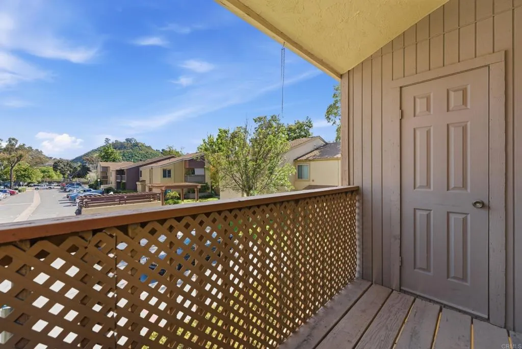 https://cdn.realtyfeed.com/cdn/127/306715889/18b212735515a33559100b731c828db8.webp