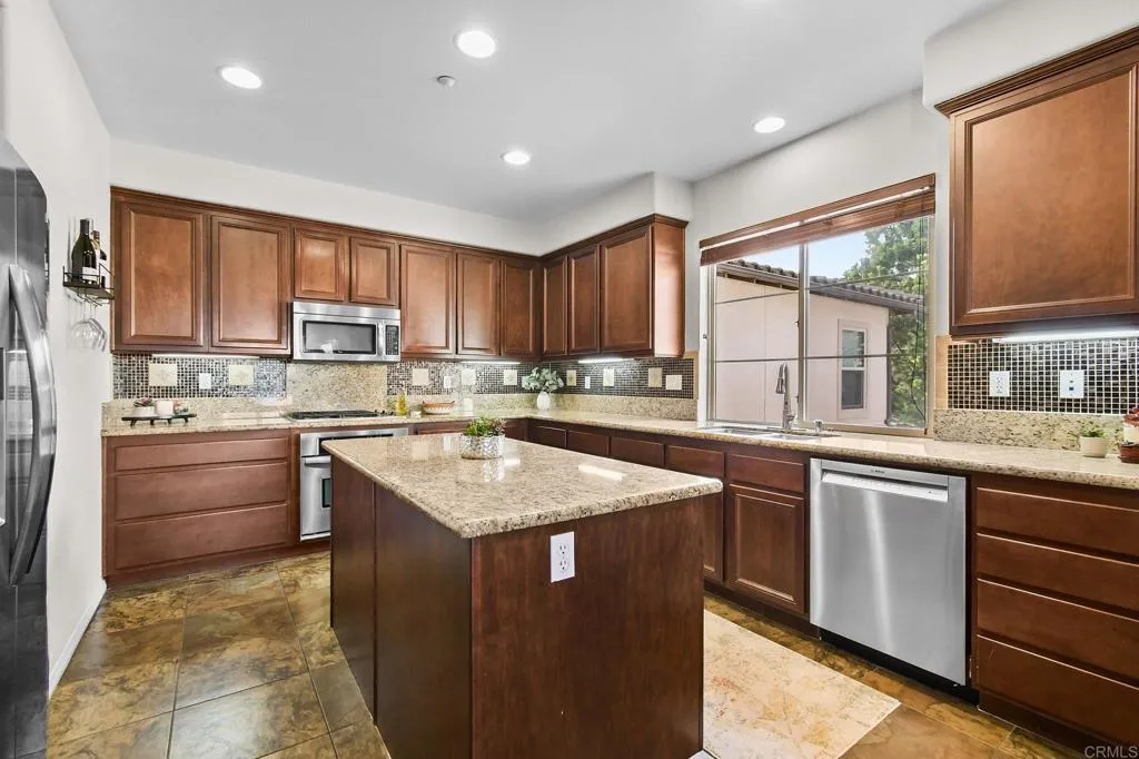 https://cdn.realtyfeed.com/cdn/127/306715891/957c6a349ccbc5b8b28c16048e284bfb.webp