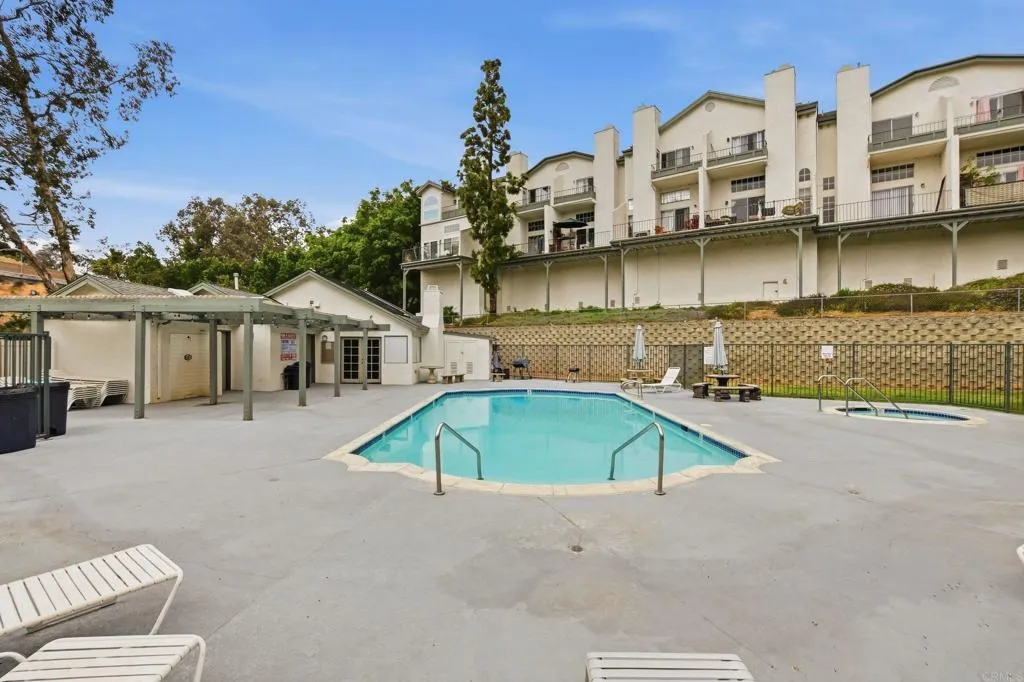 https://cdn.realtyfeed.com/cdn/127/306715898/0e6aa7516f5cf7847d39f59cce7dac8f.webp