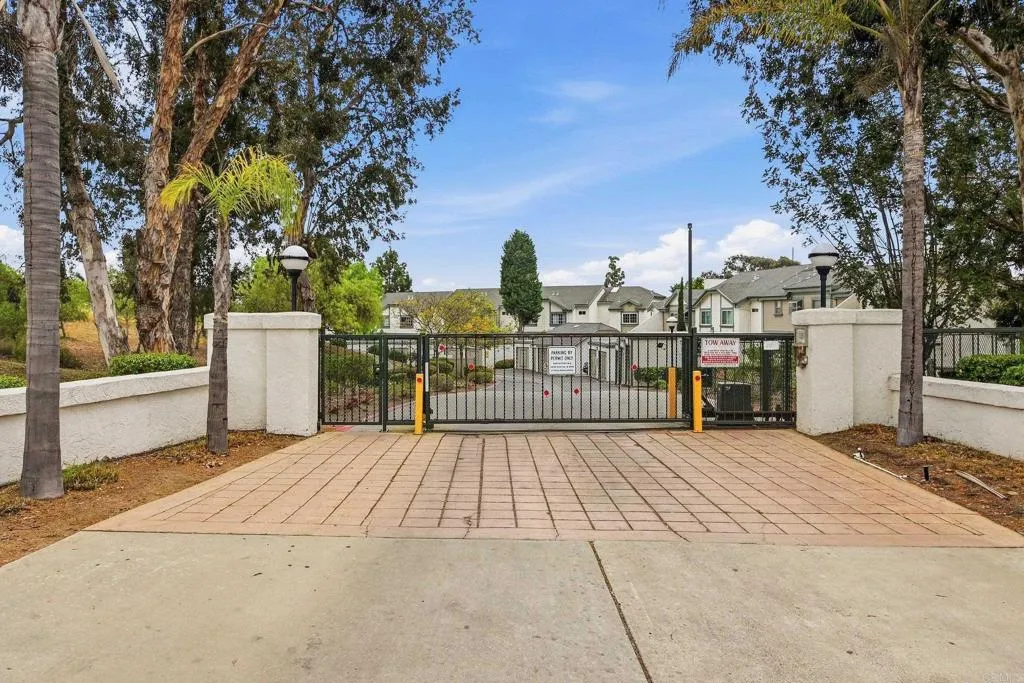https://cdn.realtyfeed.com/cdn/127/306715898/32a79ba3ec8d35fdee571978ce0db041.webp