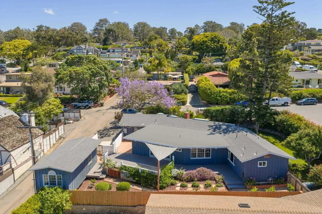 https://cdn.realtyfeed.com/cdn/127/306716001/77f7cd38a3747ee9eed4326e2d7a20de.webp