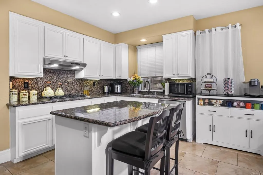https://cdn.realtyfeed.com/cdn/127/306716031/67fbbddb1bfd863cf0d778e60c04e65d.webp