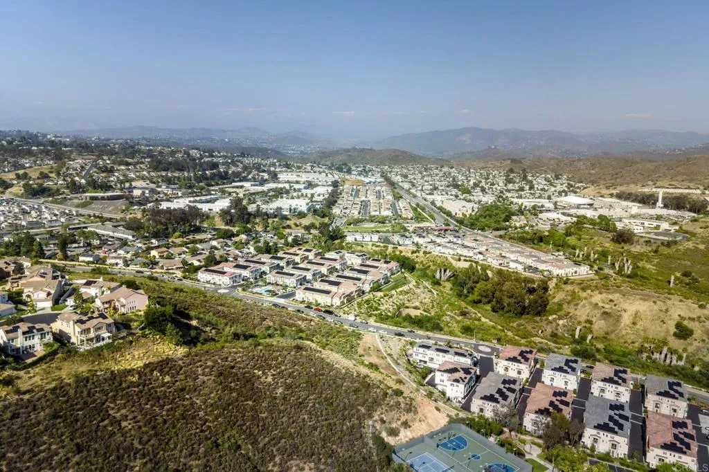 https://cdn.realtyfeed.com/cdn/127/306716031/cf74502eff861ae88be2ef8c29a27ffb.webp