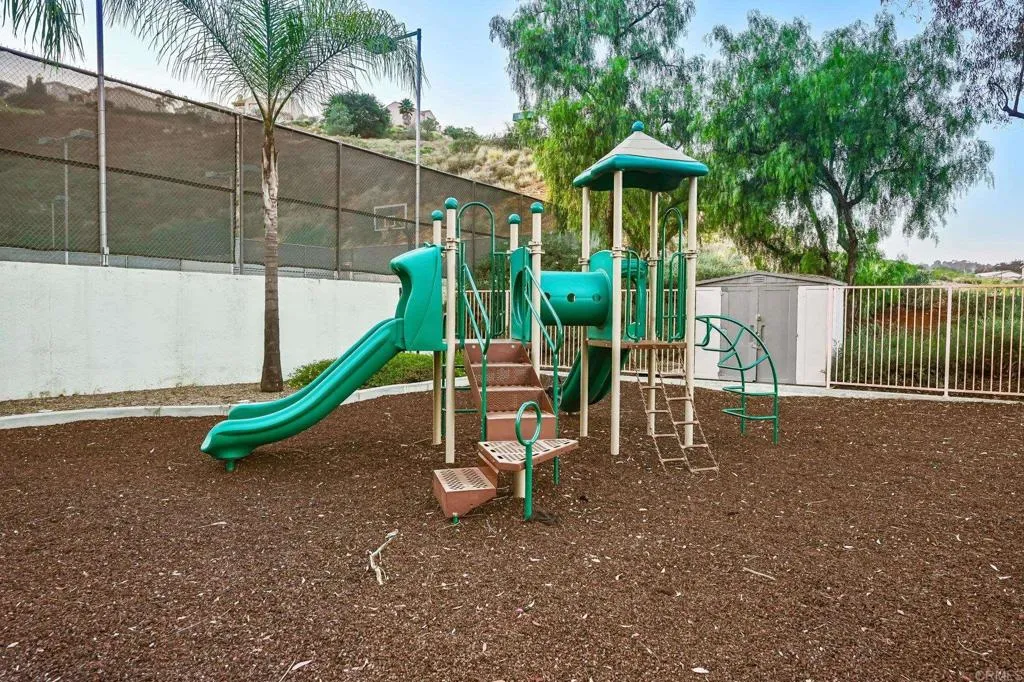 https://cdn.realtyfeed.com/cdn/127/306716031/f0bf57f889fc082fed1f33f87459a4b5.webp