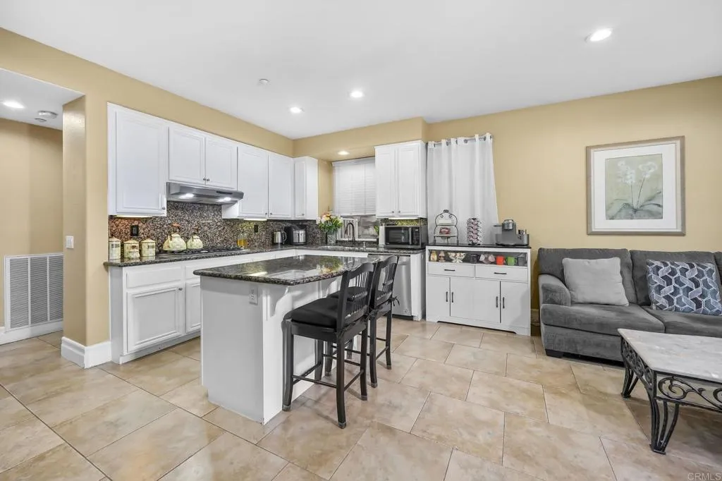 https://cdn.realtyfeed.com/cdn/127/306716031/f27384a34f7386f796acd0a32d92b64e.webp