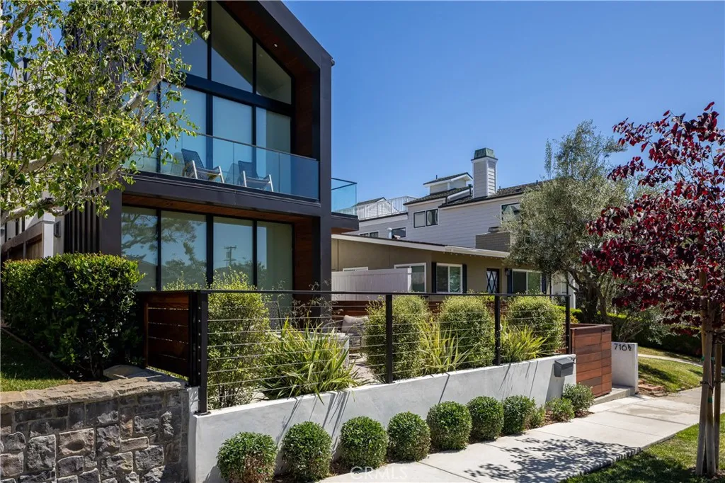 Corona Del Mar, CA 92625