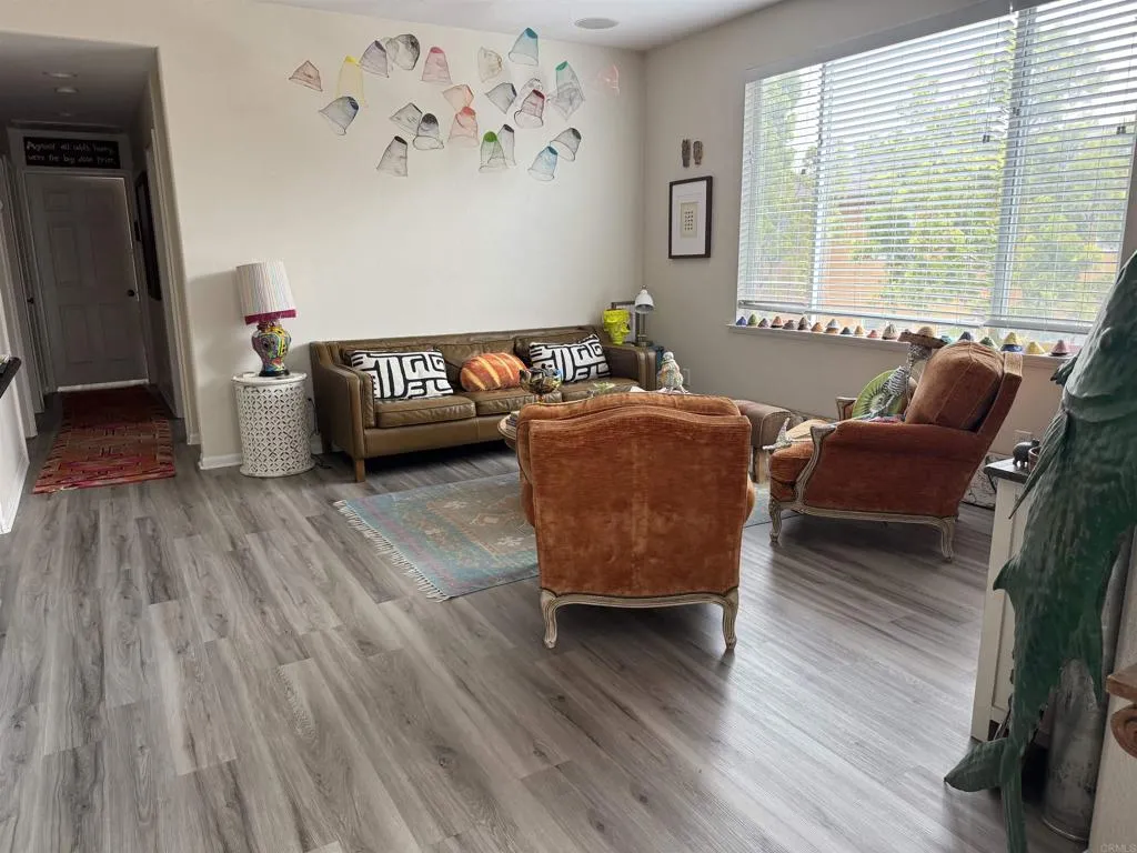https://cdn.realtyfeed.com/cdn/127/306716167/e458454a8a0865ef602be07cfc92c7c7.webp