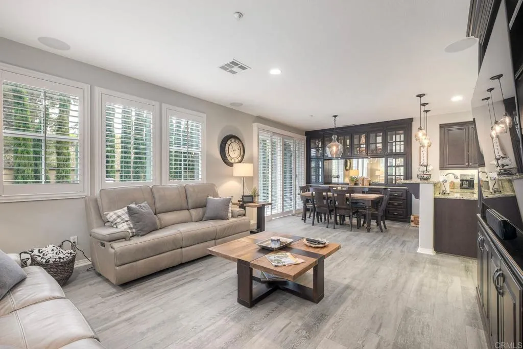 https://cdn.realtyfeed.com/cdn/127/306716177/02061106ceff24f4f3e281c46c0e7f92.webp