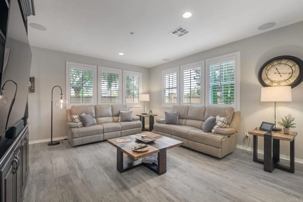 https://cdn.realtyfeed.com/cdn/127/306716177/152aa6a98f3fa99f1bbe08c78aad3ad0.webp